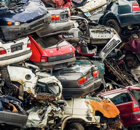 scrap yard that takes cars